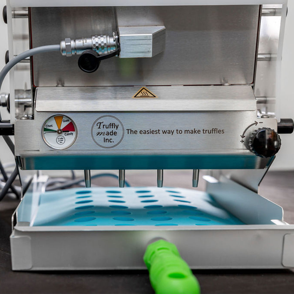 <span style="color: #FF0000;">*BUNDLE DEAL*</span>  Compact 3L Depositor + 30 Molds image 3