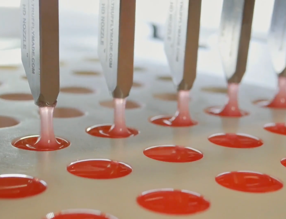 Hand Pour or Deposit? Choosing the Right Method for Making Gummies
