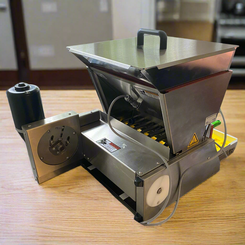 <span style="color: #FF0000;">*BUNDLE DEAL*</span>  Push & GO Depositor   + 30 Molds image 1