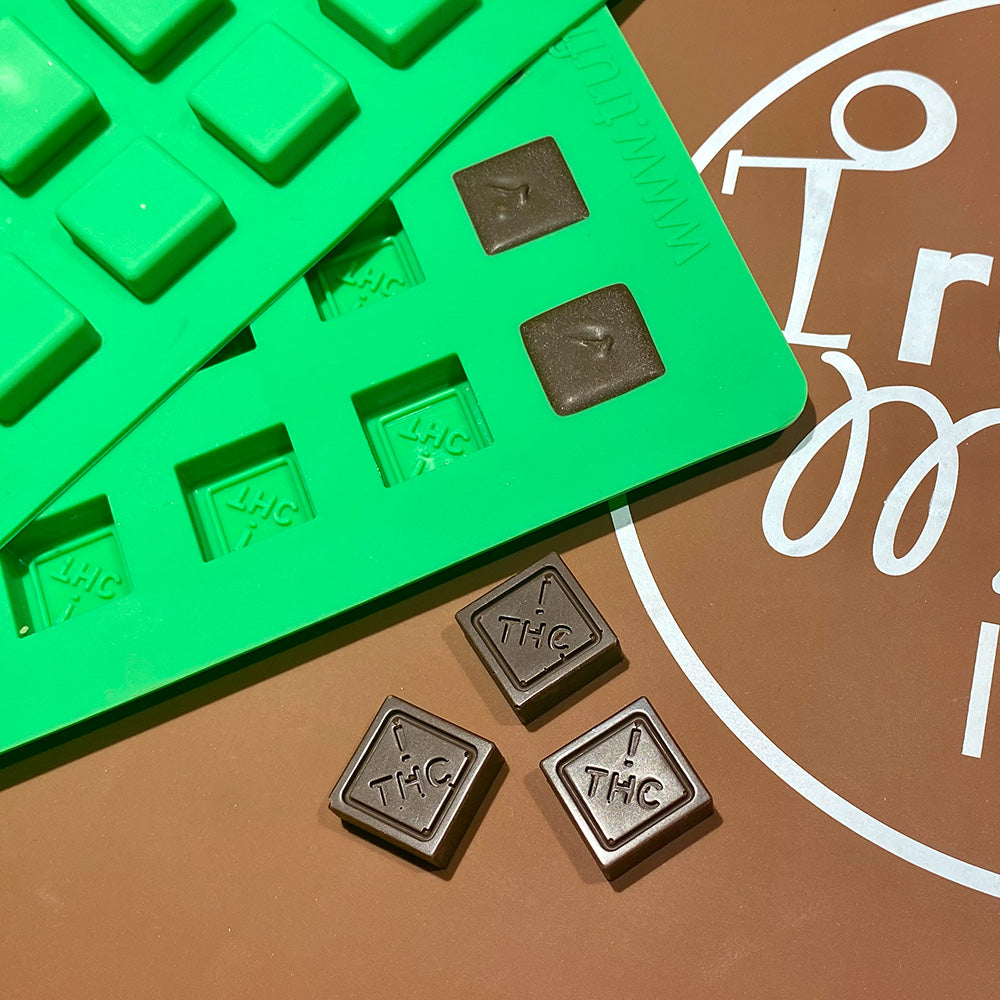 Mini cube with caution sign logo candy