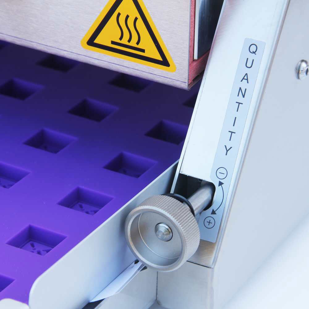 <span style="color: #FF0000;">*BUNDLE DEAL*</span>  XL Universal Depositor  + 30 Molds image 2