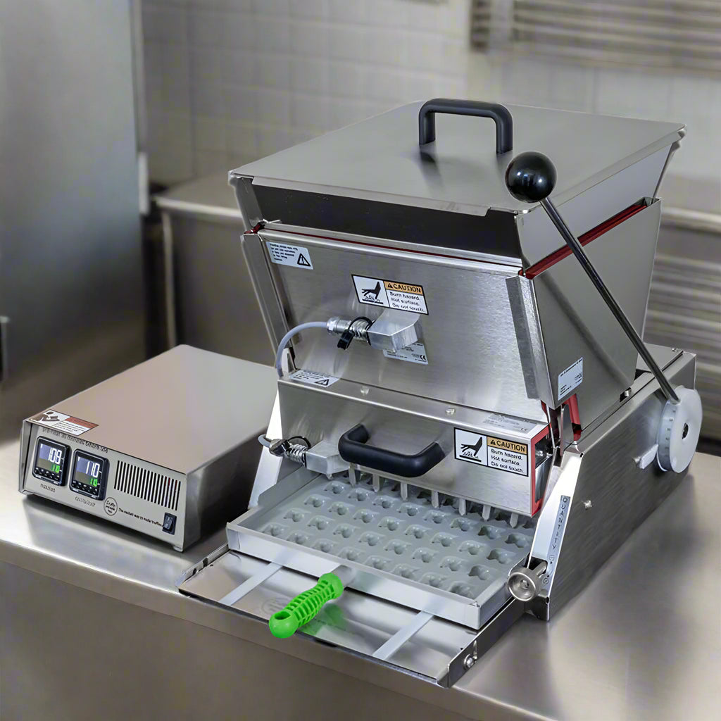 <span style="color: #FF0000;">*BUNDLE DEAL*</span>  XL Universal Depositor  + 30 Molds image 1